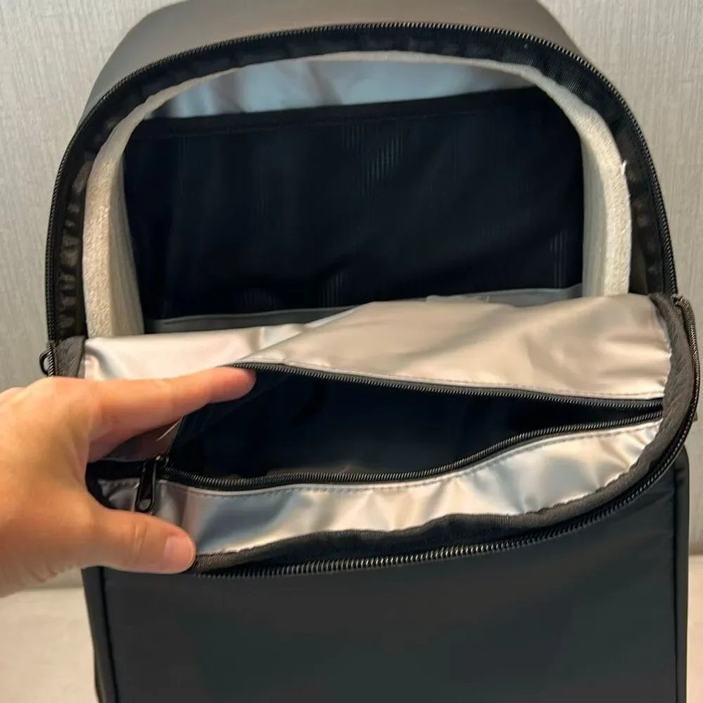 Vooray Insulated Picnic Backpack Black Zip Closure Adjustable Straps
